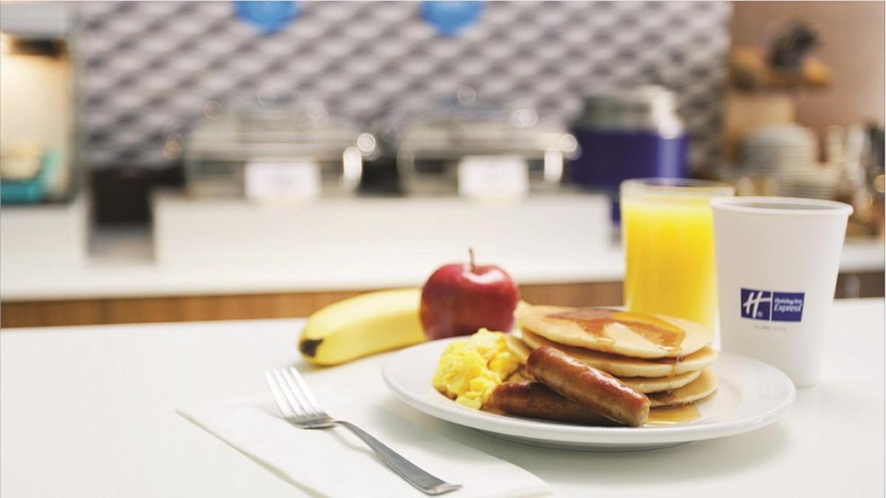 Holiday Inn Express & Suites - Jacksonville W - I295 And I10 By Ihg Esterno foto